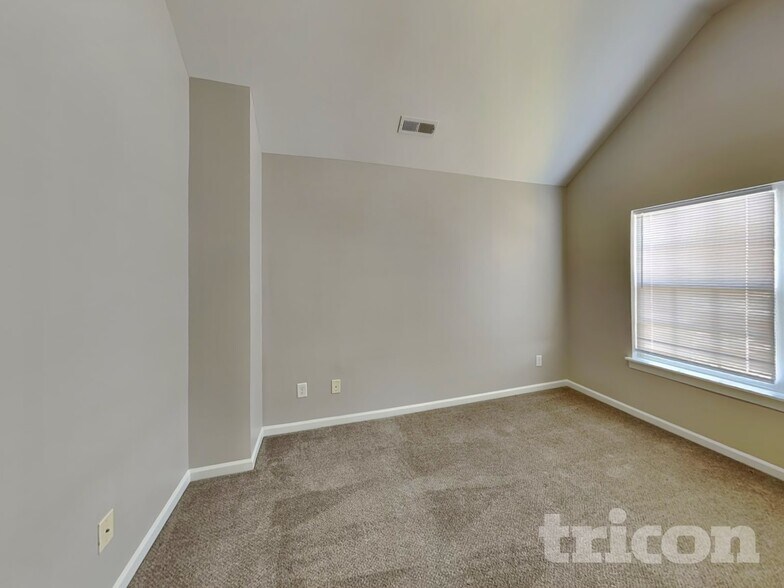 Building Photo - 303 Glennallen Rd