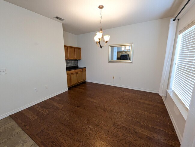 Building Photo - 1537 Bentley Cir