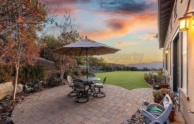 Building Photo - Luxurious Mediterranean 4 bed / 3 bath / 3...
