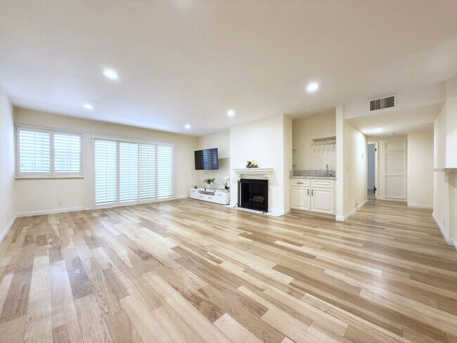 Primary Photo - Upgraded Condo in La Costa!