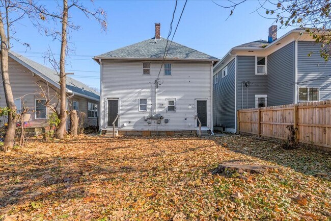 Building Photo - 1132 N Rural St