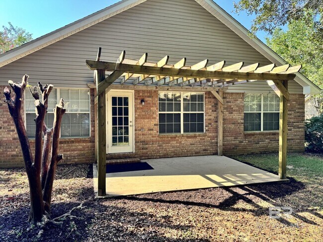 Building Photo - 9839 Hollowbrook Ave