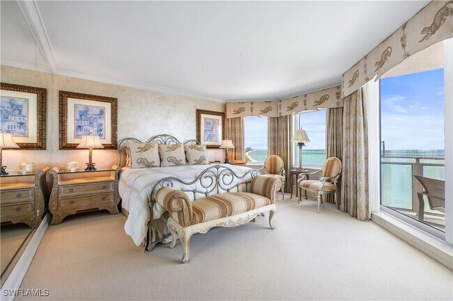 Building Photo - 8231 Bay Colony Dr