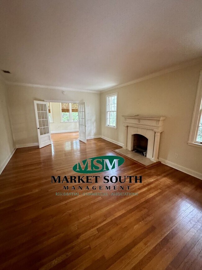 Building Photo - ARDSLEY PARK GEM- AVAILABLE NOW!  APPOINTM...