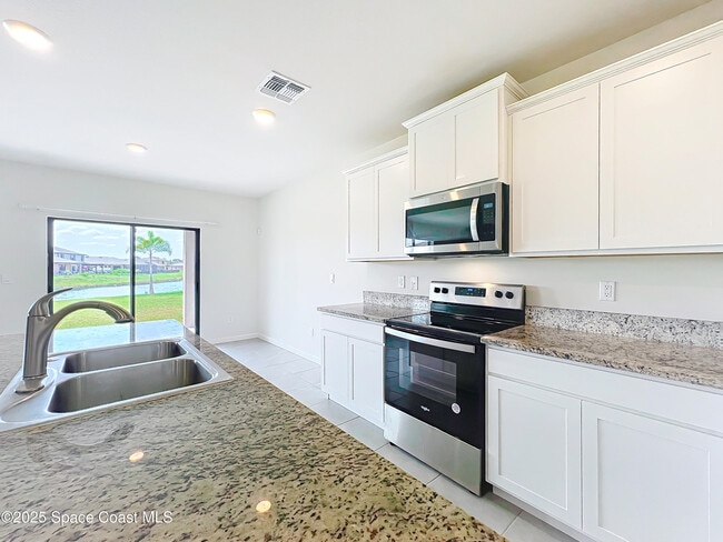Building Photo - 870 Remington Green Dr SE