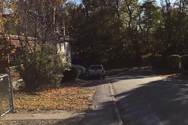 Distance from house to bus stop - 618 N Atlantic Ave