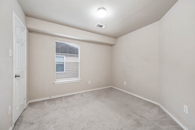 Building Photo - 12415 Oriole Lake Way