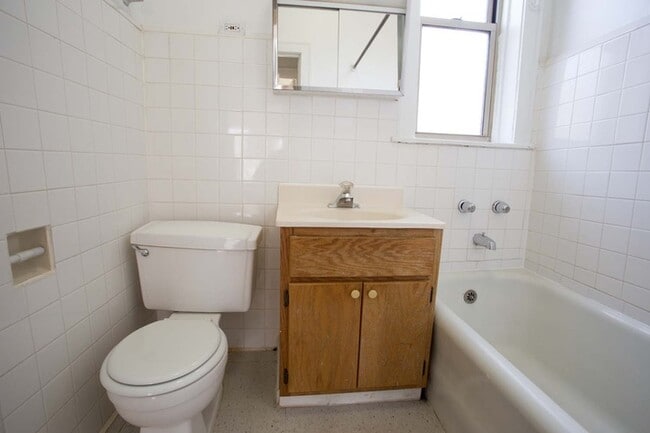 Floorplan - 5034-5046 S. Woodlawn Avenue
