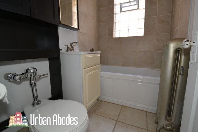 Building Photo - 528 W Surf St