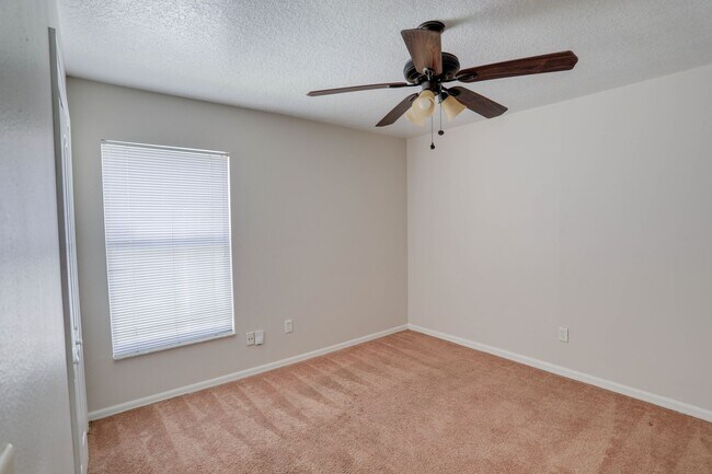 Building Photo - 31 Tuscany Pointe Ave