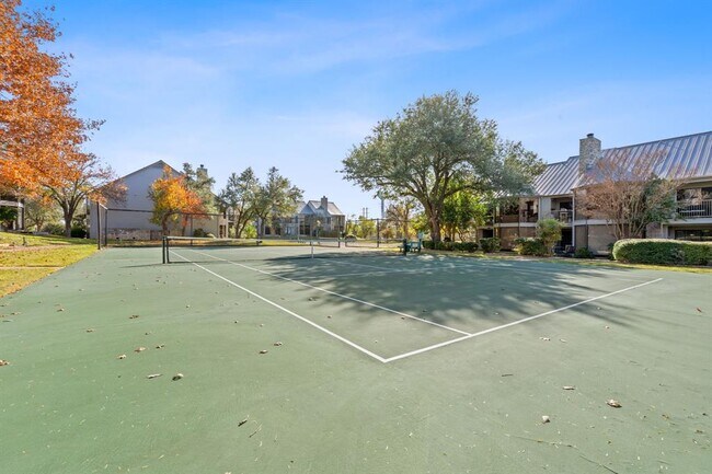 Building Photo - 112 World of Tennis Sq