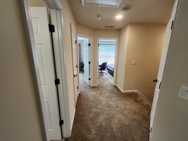 Building Photo - 1836 Rue De Montreal