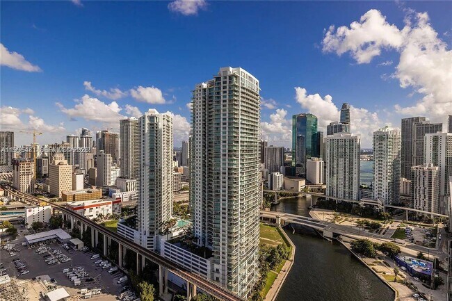 Building Photo - 185 SW 7th St