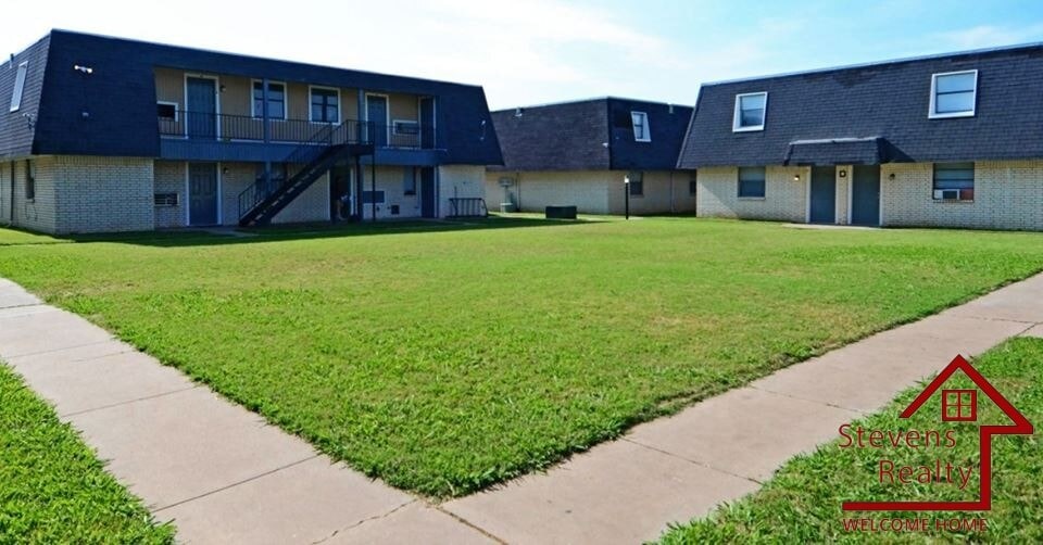 Primary Photo - 2111 NW Lindy Ave