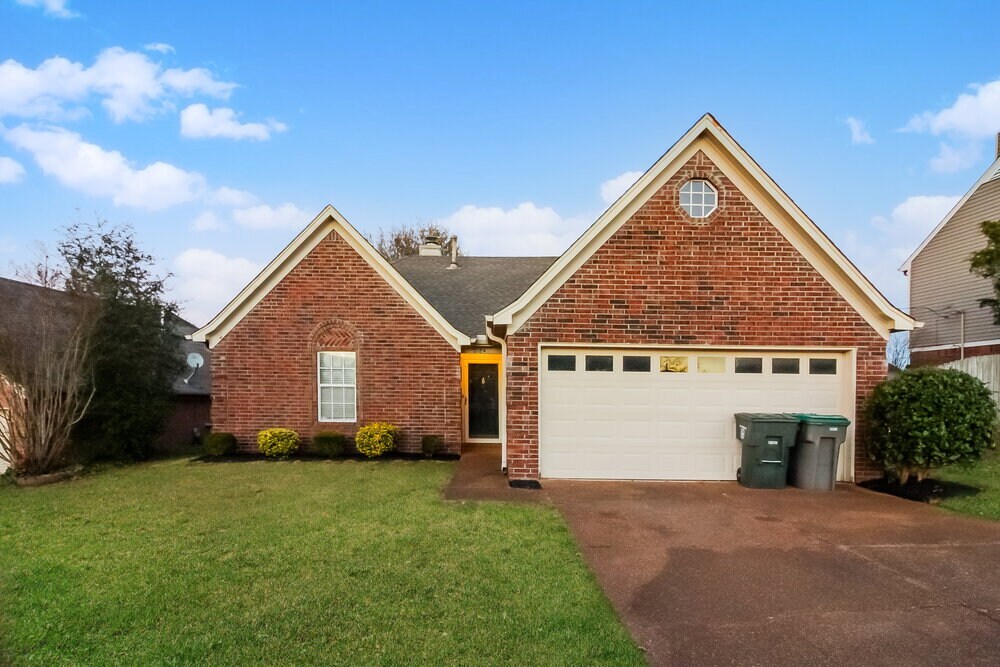 Building Photo - 2184 Stone Stream Dr