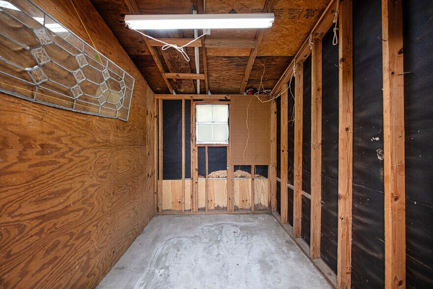 Building Photo - 131 Bayou View Dr