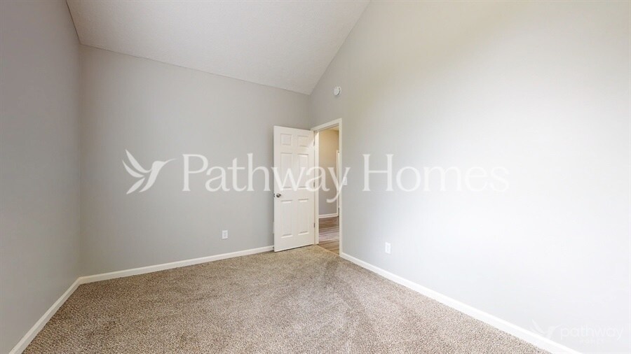 Building Photo - 8401 Somerton Cir