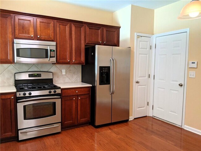 Building Photo - 310 Finchley Dr