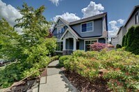 Building Photo - 4Bd/2.5Ba Issaquah House
