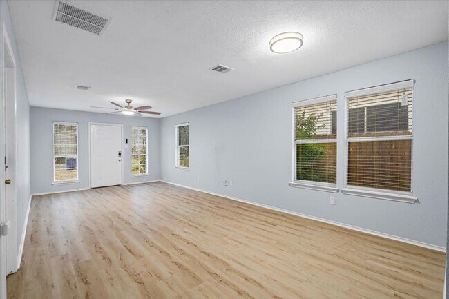 Building Photo - 8706 Dandelion Trail