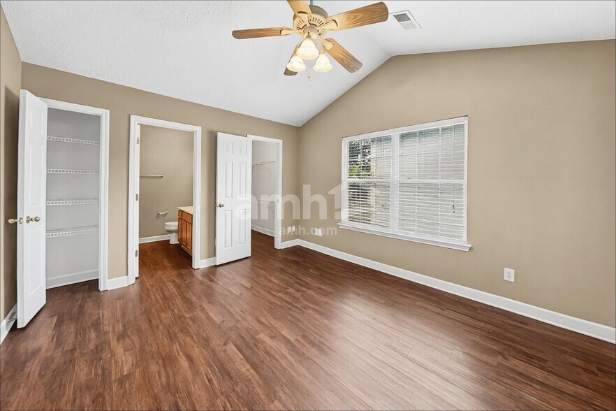 Building Photo - 2310 Devonshire Dr