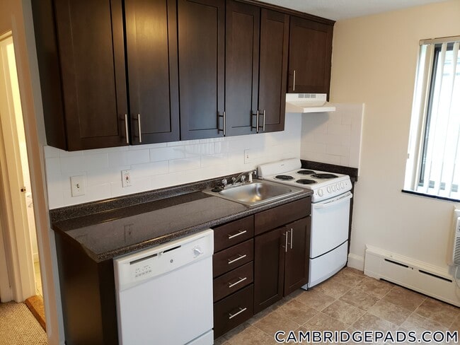 Building Photo - 9 Chester St