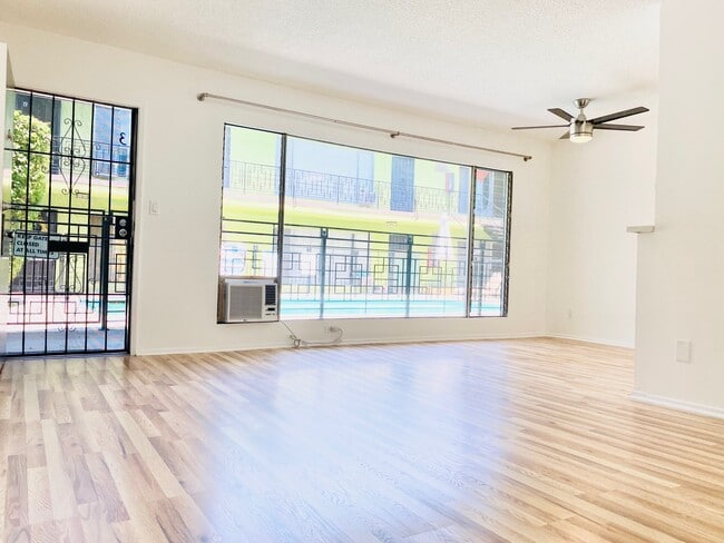Primary Photo - Tropicanyon Apartments