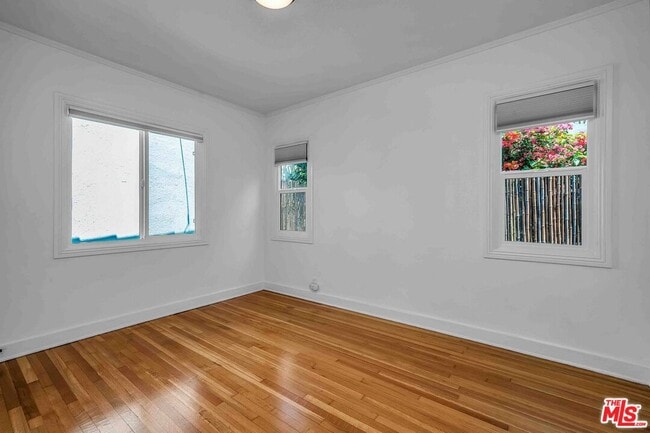 Building Photo - 223 N Almont Dr