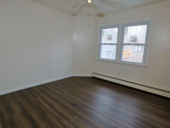 Building Photo - 1037 Ridgebury Rd