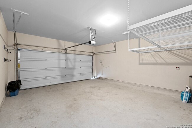 Building Photo - 9219 Cook Crk