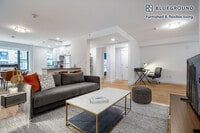 Building Photo - 10 W 65th St