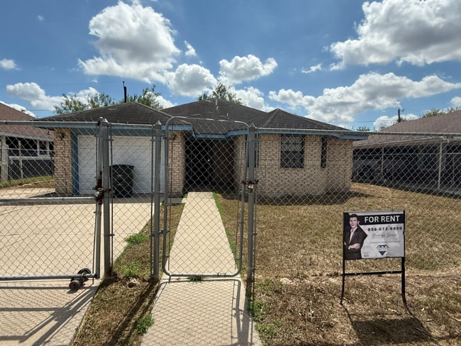 Building Photo - 108 Mina De Oro