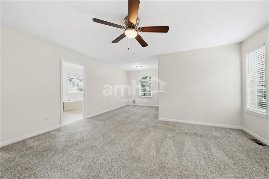 Building Photo - 5100 Balustrade Blvd SE