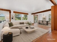 Building Photo - 930 Valley View Dr