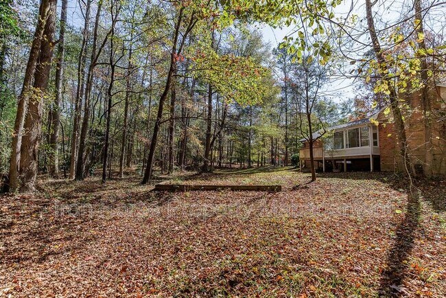 Building Photo - 1060 Windbrooke Ct