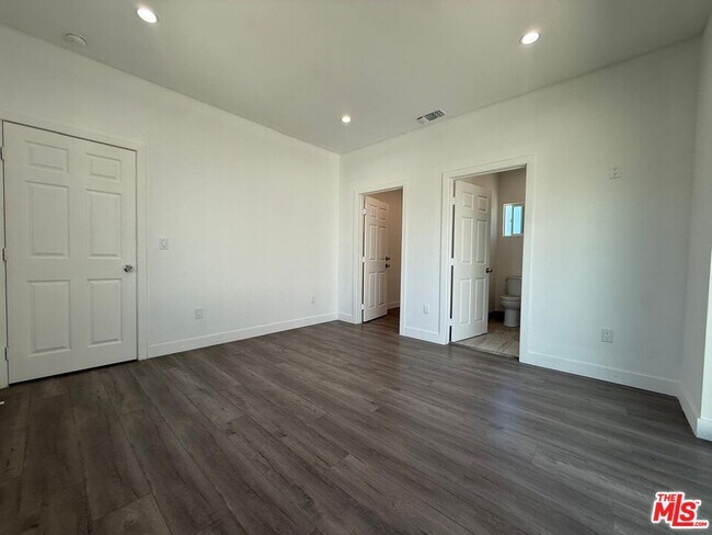 Building Photo - 6744 Radford Ave