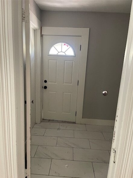 Building Photo - 402 S Pearl St