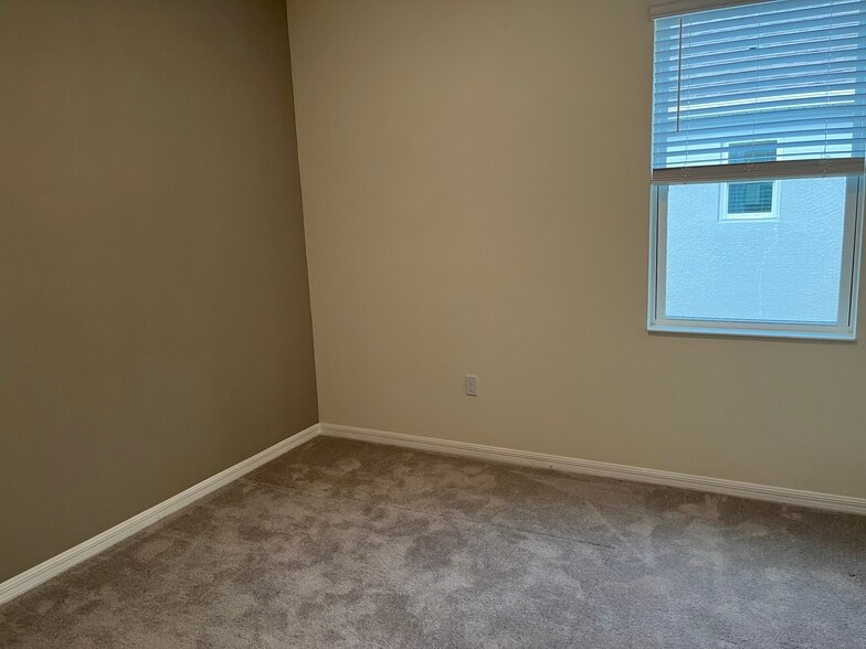 Building Photo - 801 Lemon Ave