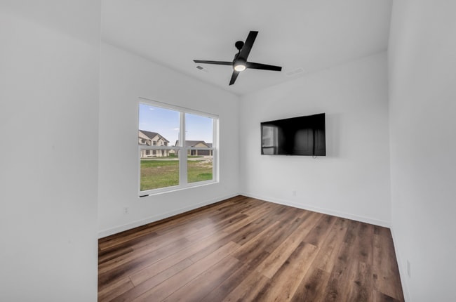 Building Photo - Modern Duplex with Spacious Design & Upsca...