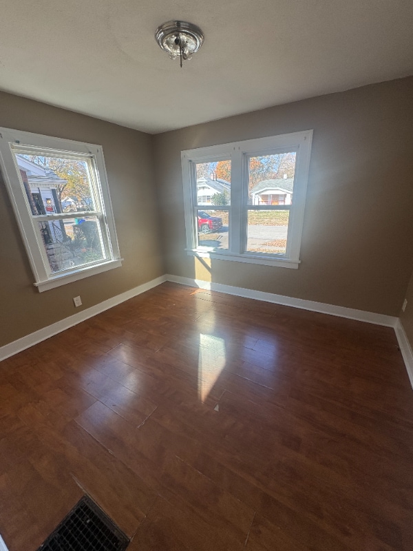 Building Photo - 1453 E Clay St