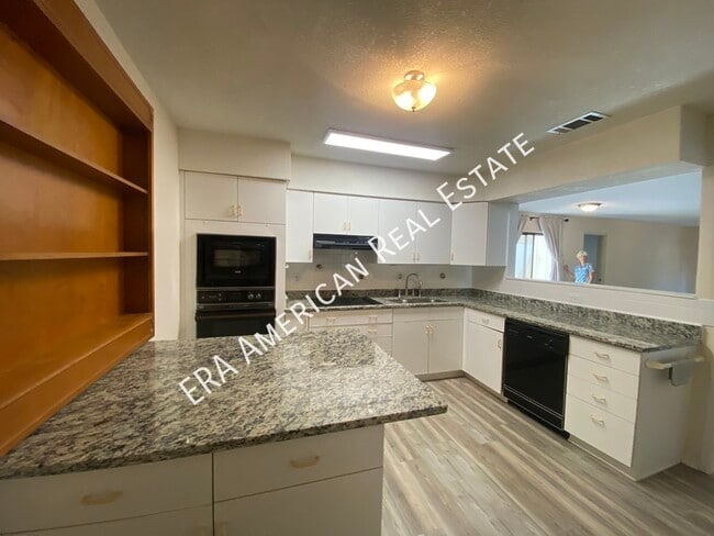 Building Photo - 925 Holbrook Cir