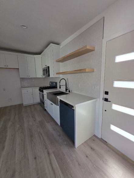 Primary Photo - 2895 Canal Ave