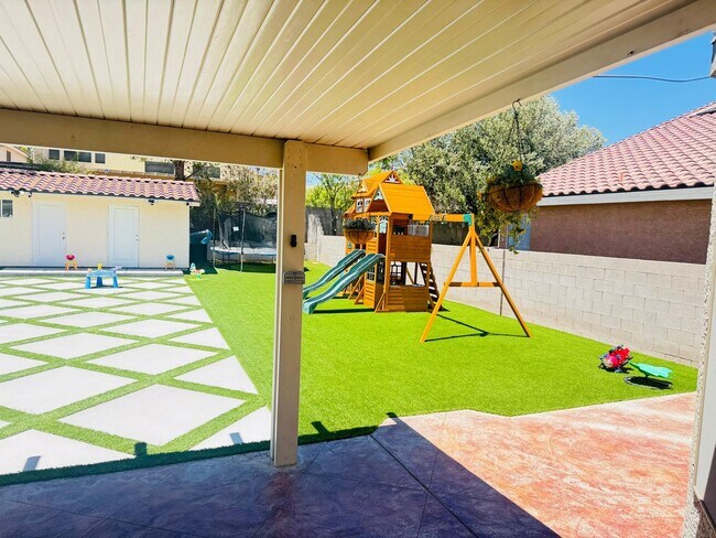 Building Photo - 3805 Cool Meadows Dr