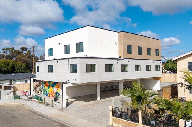 Building Photo - LIV @ Siesta