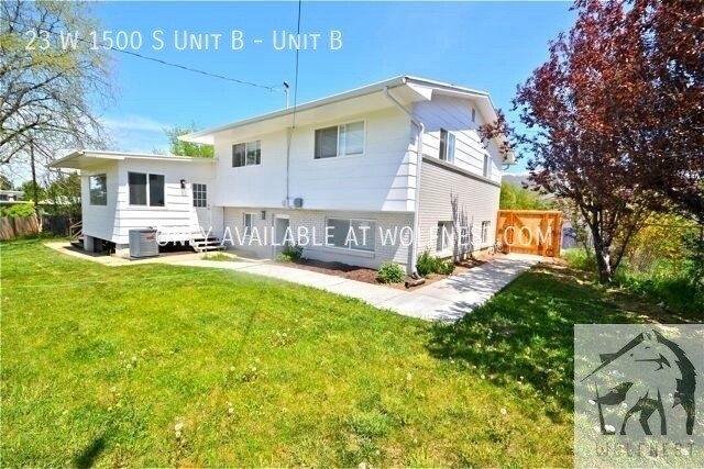 Building Photo - No Security Deposit Option! Incredible 3 B...