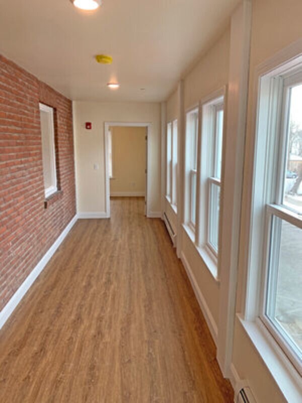 Building Photo - 323 Pearl St