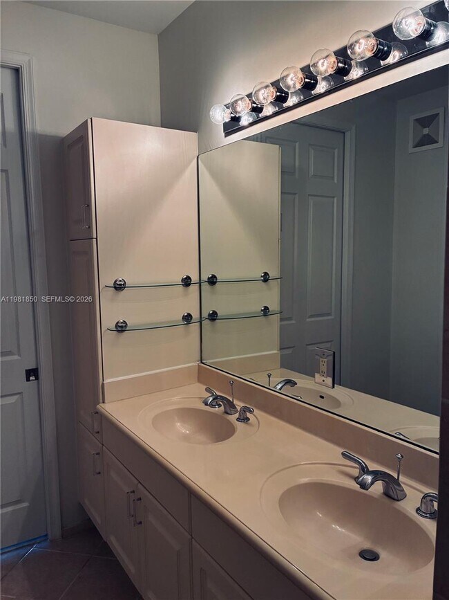 Building Photo - 2757 Center Ct Dr