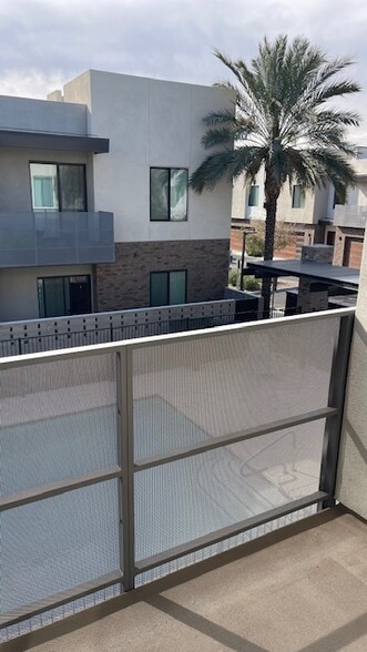 Building Photo - 901 S Smith Rd