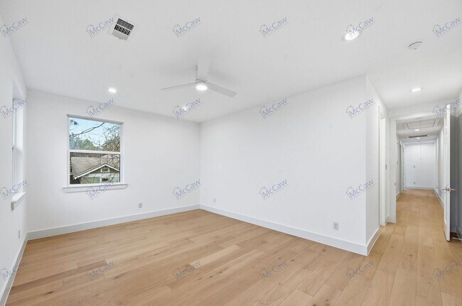 Building Photo - 5633 Side Ave