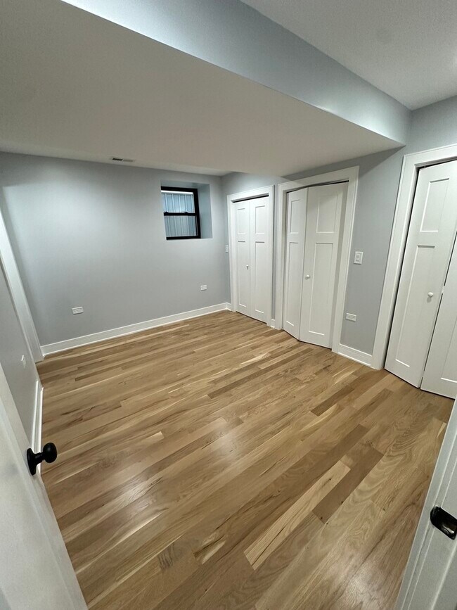 Building Photo - 2046 W Moffat St